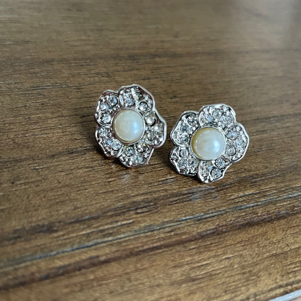 Silver & Pearl Floral Stud Earrings